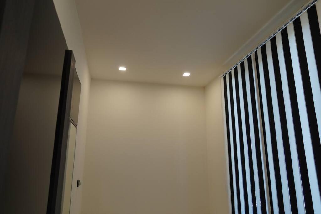 Lovely, Newly Remodeled Apartment In Yerevan! Ngoại thất bức ảnh