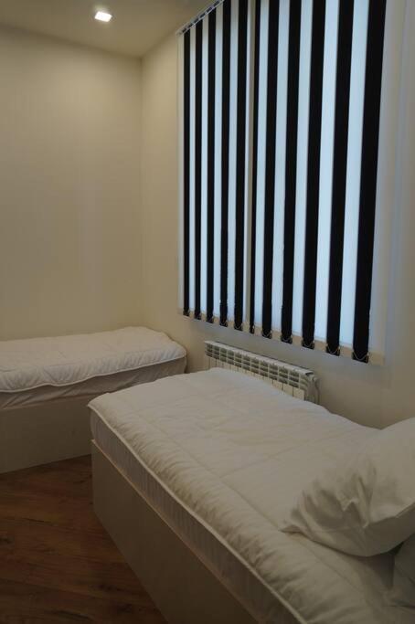 Lovely, Newly Remodeled Apartment In Yerevan! Ngoại thất bức ảnh