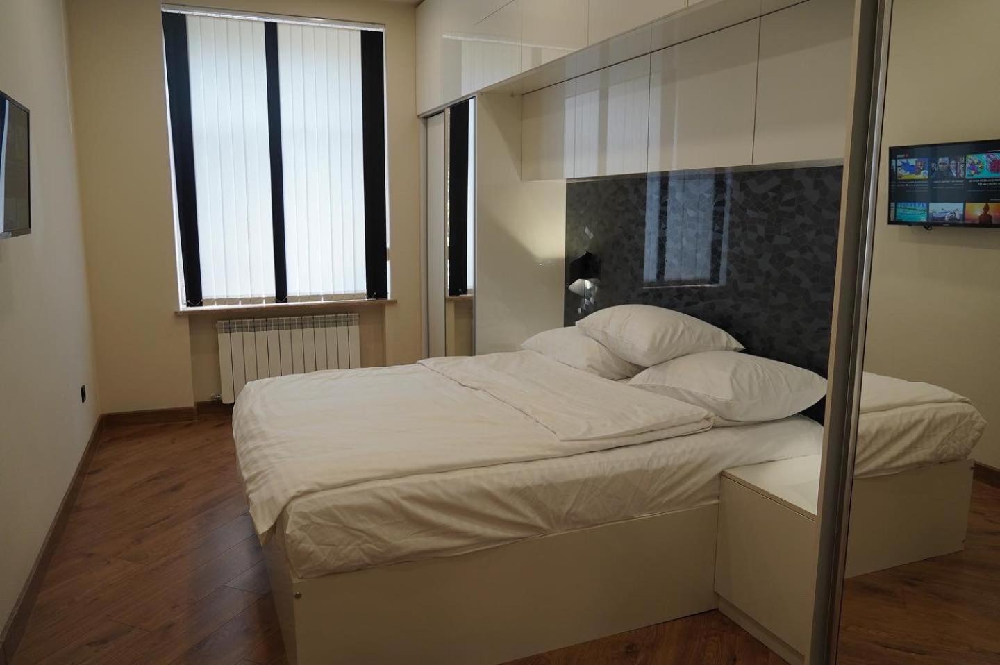 Lovely, Newly Remodeled Apartment In Yerevan! Ngoại thất bức ảnh